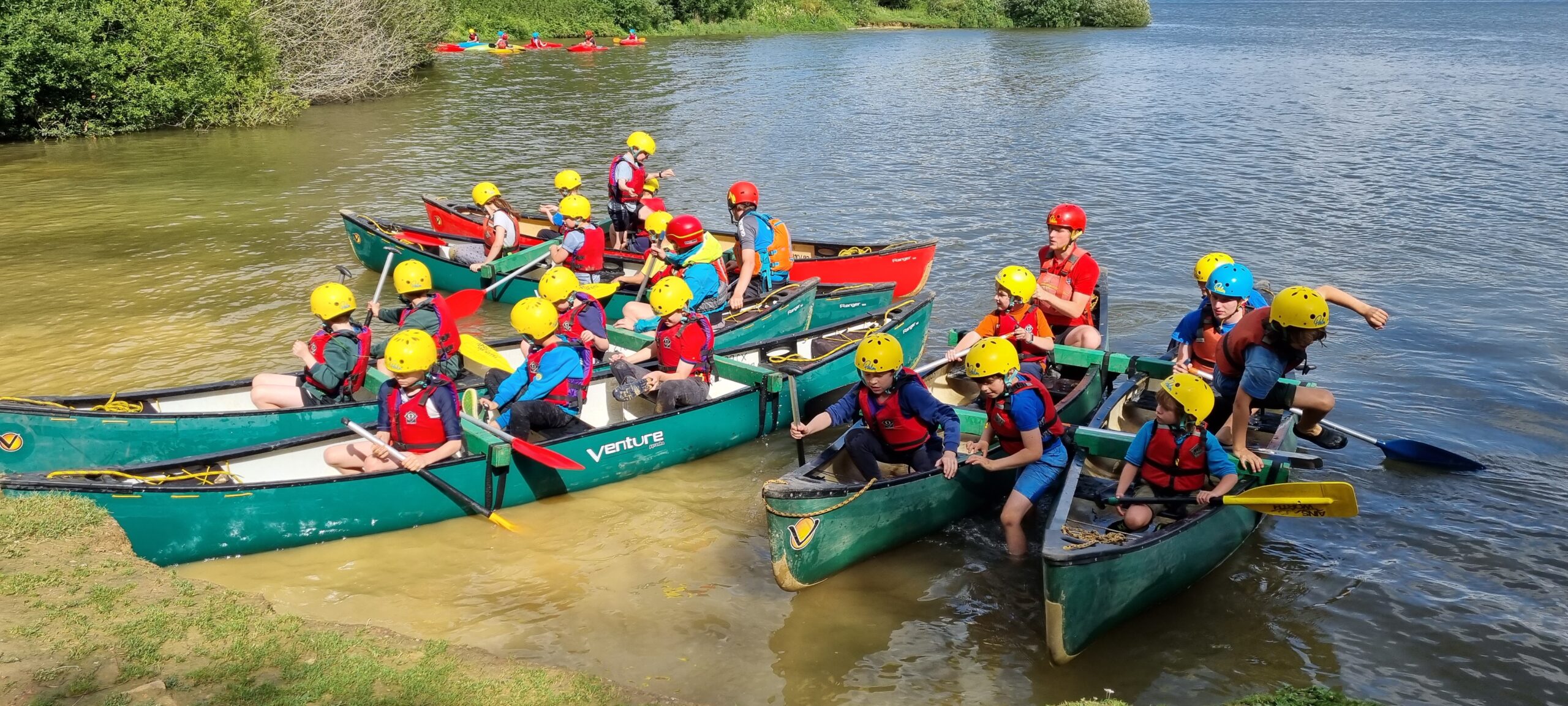Read more about the article Canoeing – Cubs Activity Days